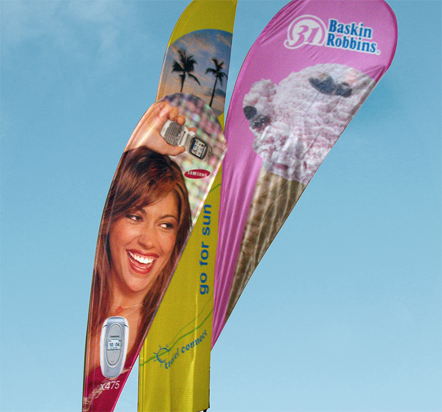 krāsaini pludmales karogi